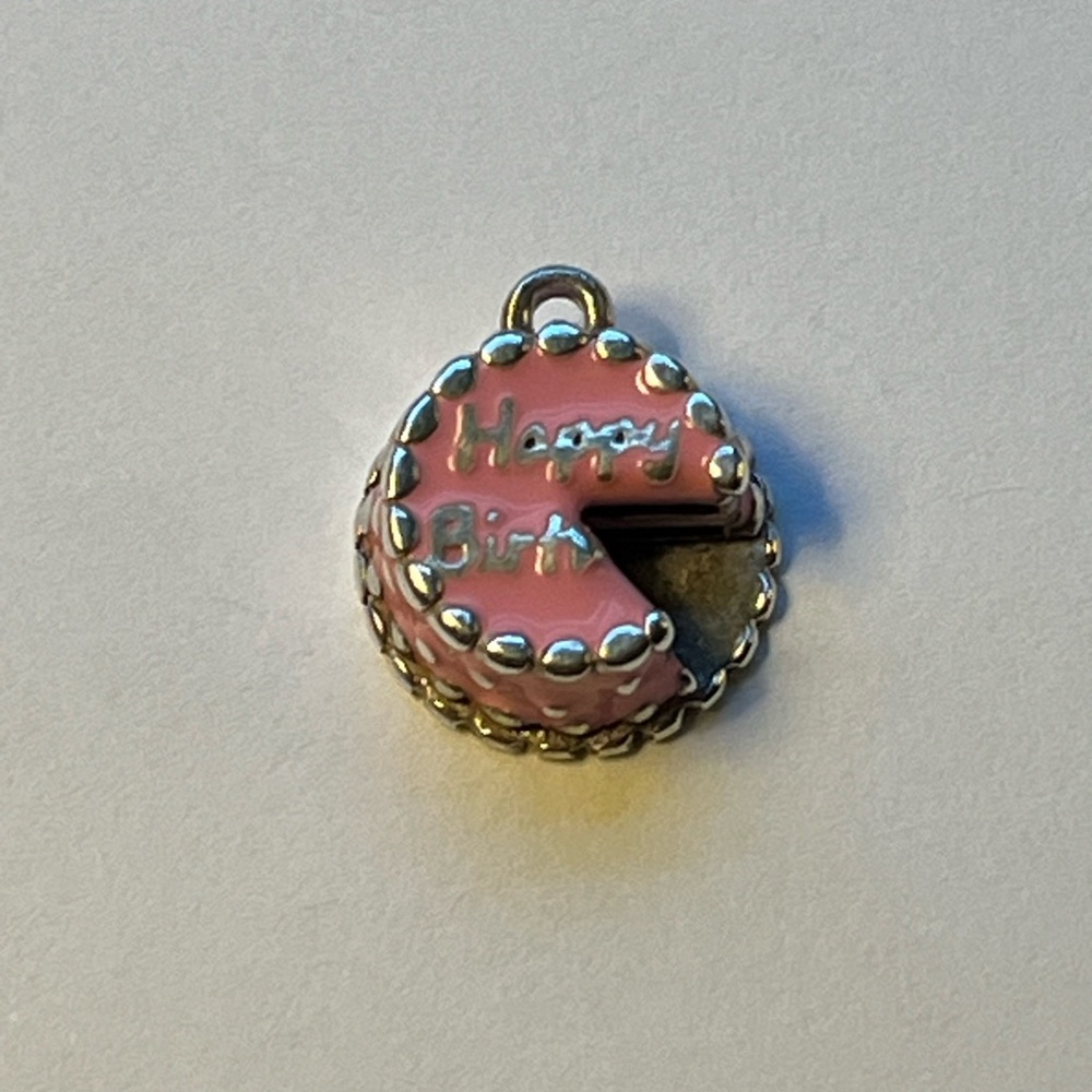 Adorable james avery enamel birthday cake charm🎂🎂🎂🎂🎂🎂🎂🎂